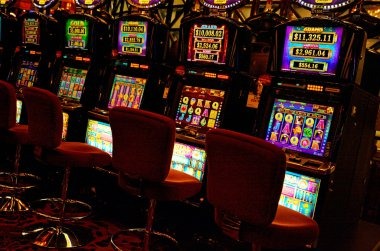 Live blackjack table at tajirslot with professional dealer and HD stream